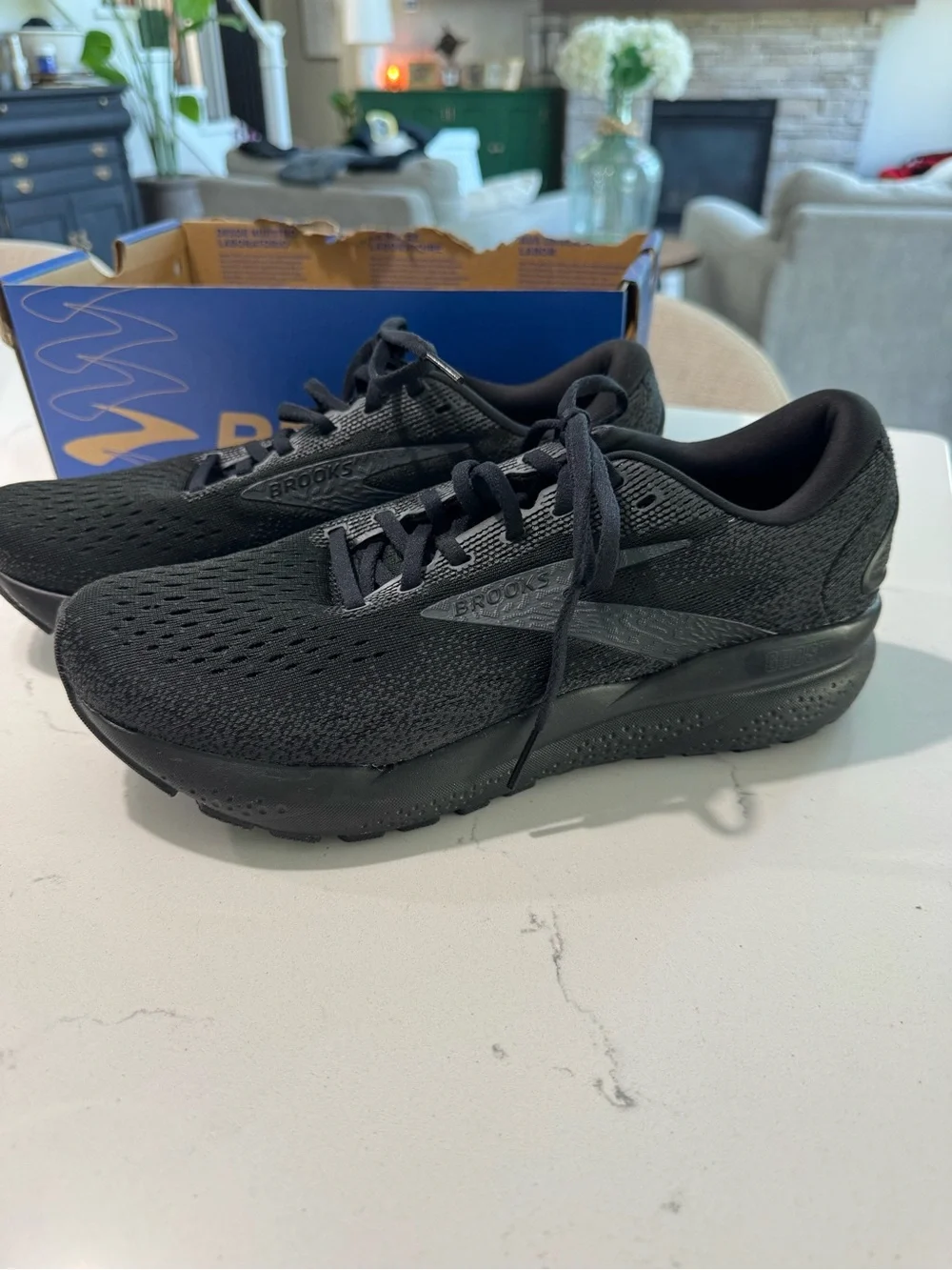 Brooks Ghost 16 All-Black Running Shoes Men’s Size 8.5